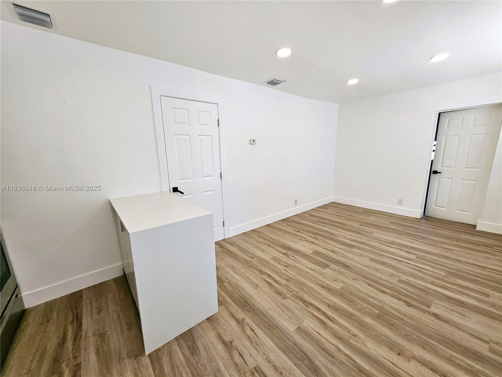 913 Ortega Rd C