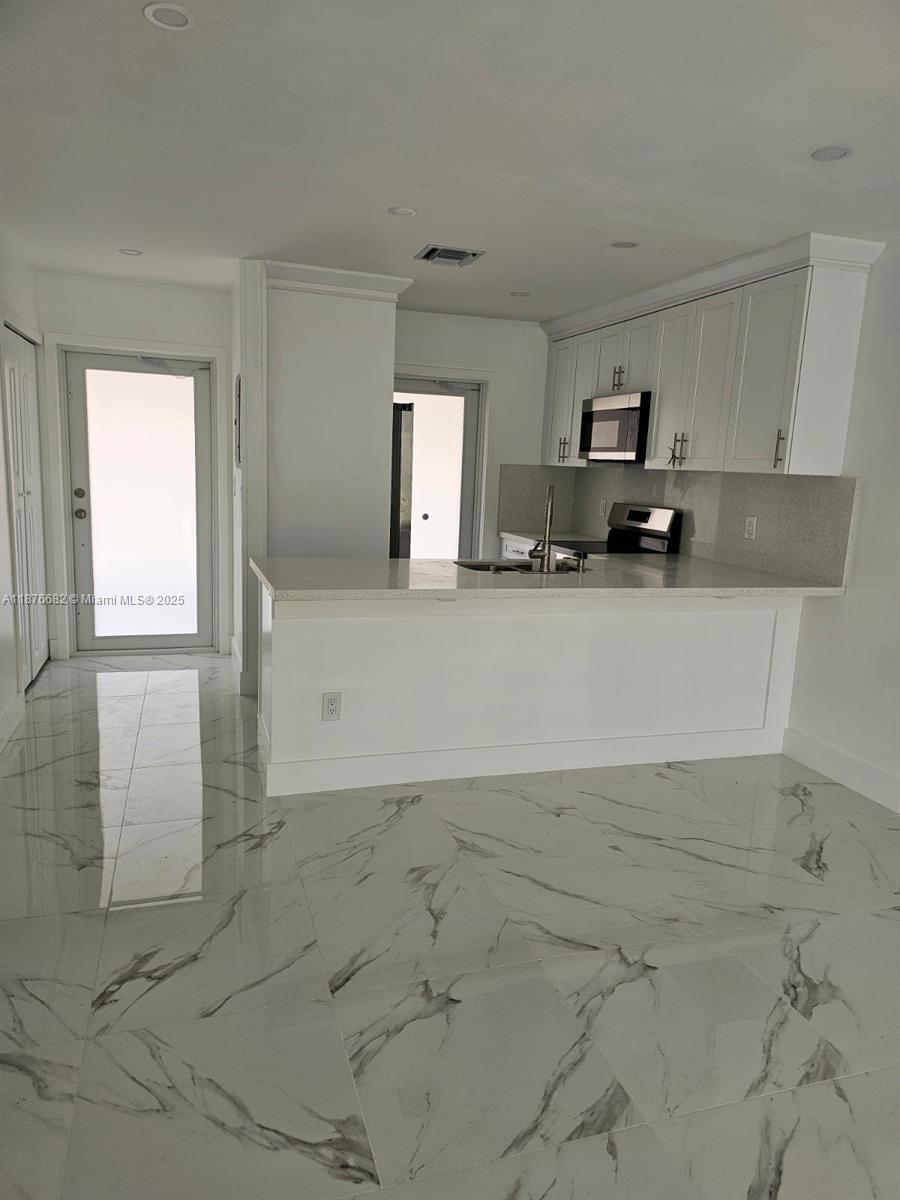 YUCCA GARDENS CONDO - Residential Lease