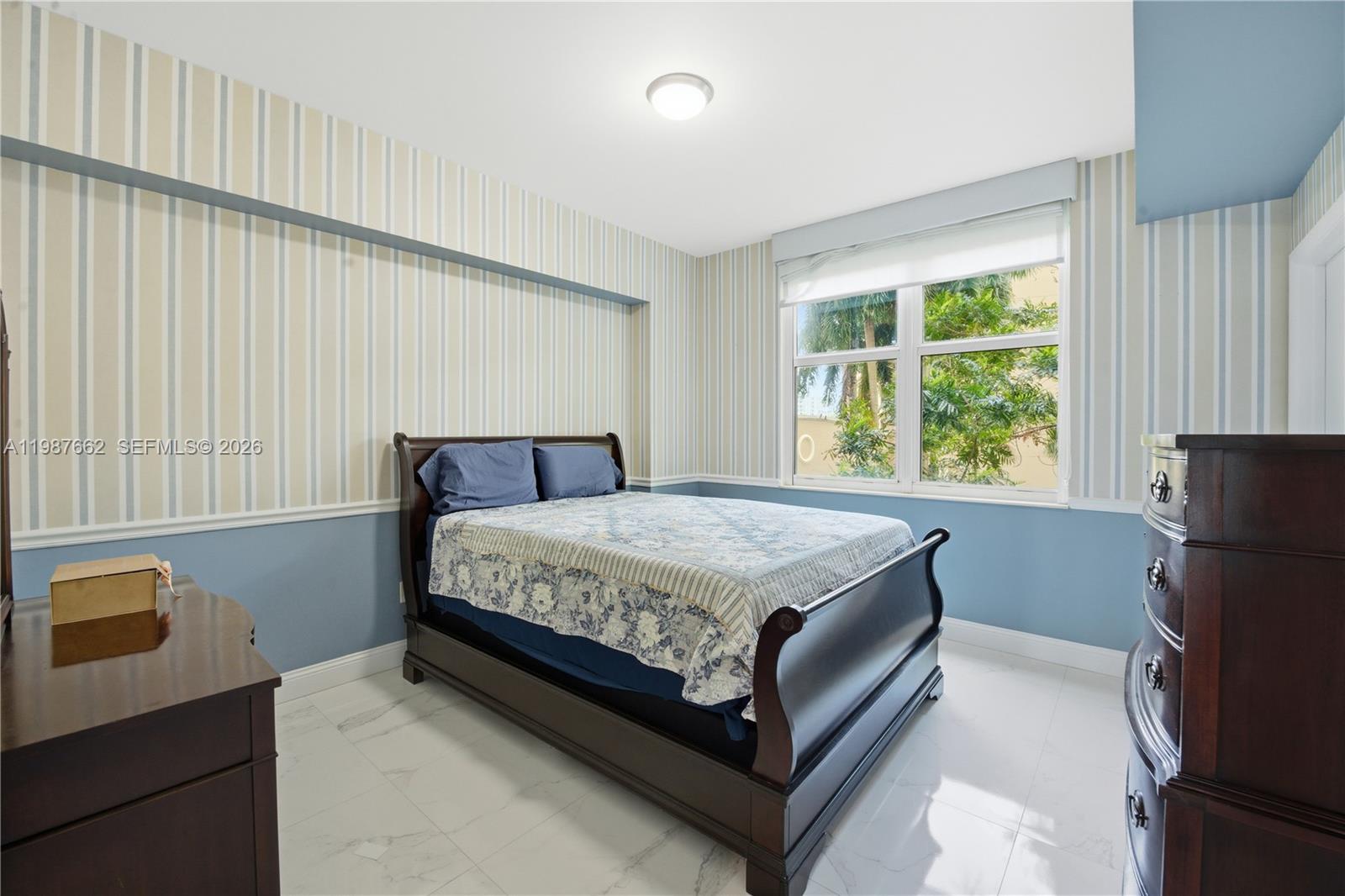 AVENTURA MARINA CONDO NUM - Residential