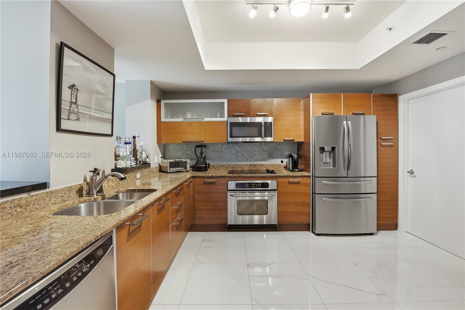 AVENTURA MARINA CONDO NUM - Residential