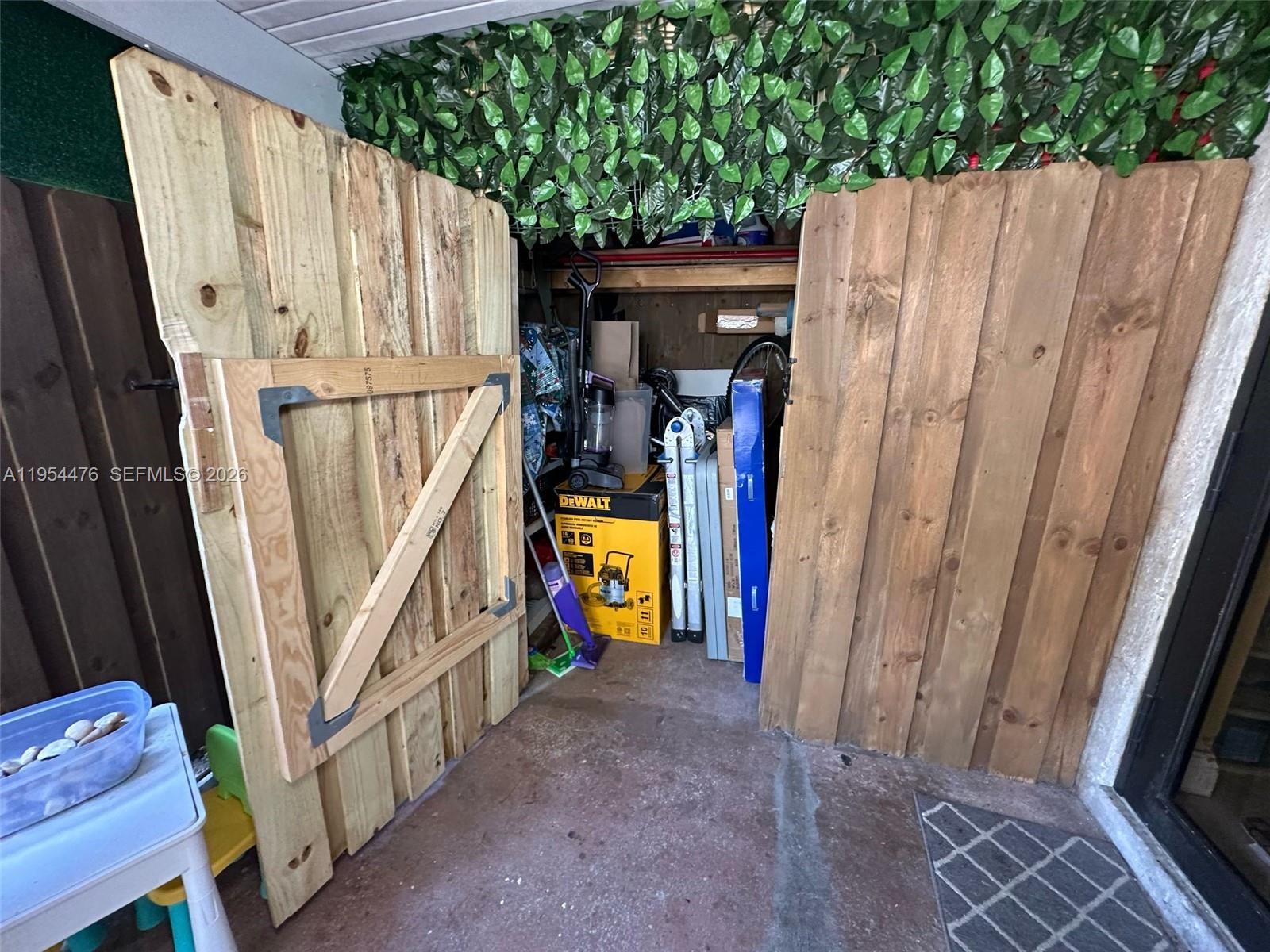 UNIVERSITY COURTS SUB - Residential