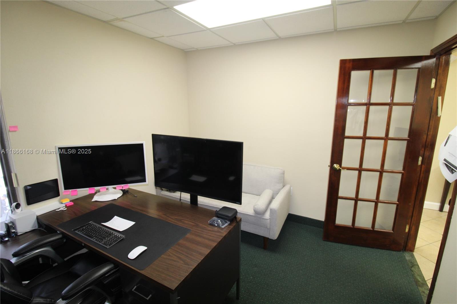 In the heart of Hallandale Beach, a booming area! Nice and quiet office space for your business. This office is
surrounded by restaurants and attractive locations. It has a private entrance with an inviting atmosphere,
providing an ideal setting for productivity. In addition, it includes a semi-private bathroom and kitchen, shared
with only one other tenant. Monthly rent includes water, garbage and electricity!!! Don't miss out on this
exceptional leasing opportunity—contact us today to schedule your viewing and make this office space your
professional haven. --- Let me know if you'd like to make any further adjustments!