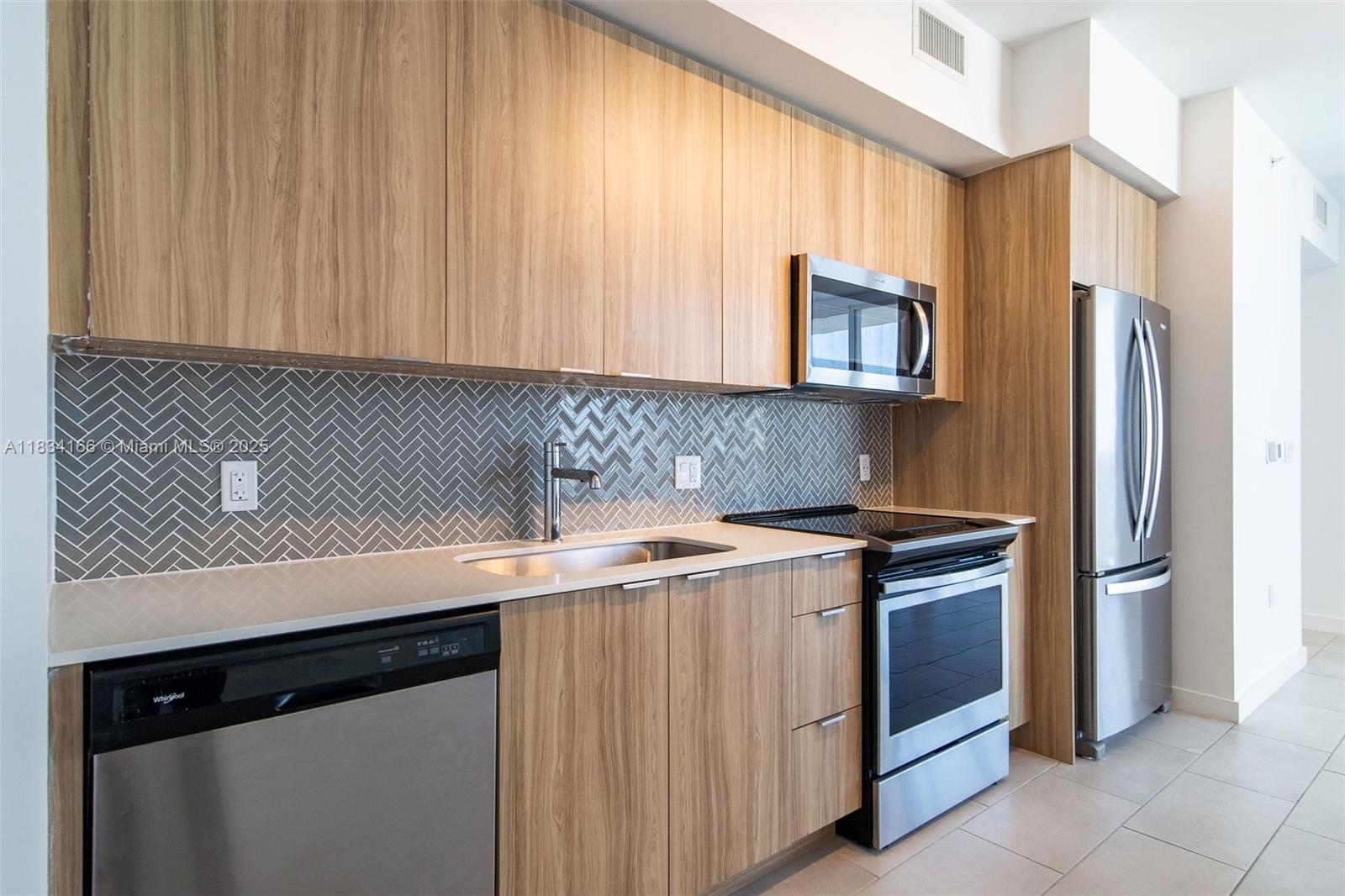 2150 N Bayshore Dr 2303