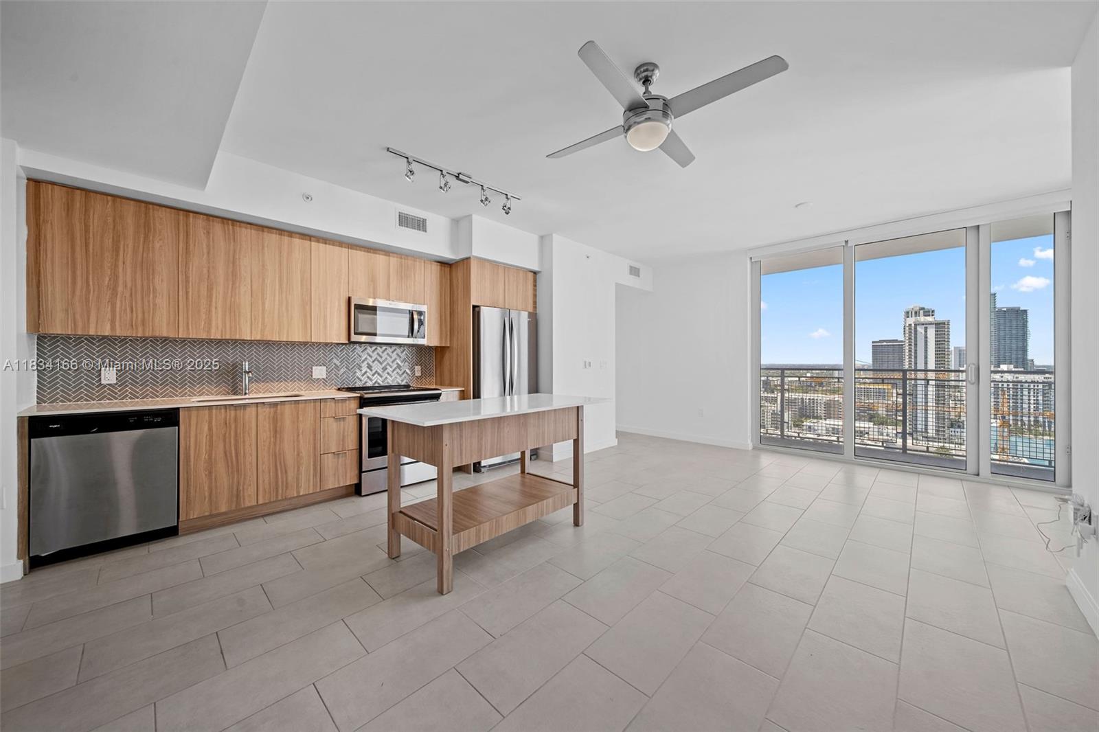 2150 N Bayshore Dr 2303