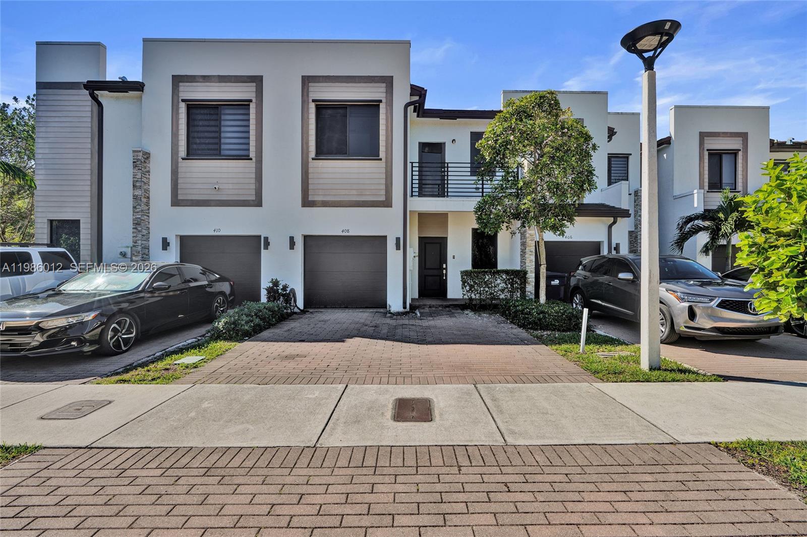 VIA VENTURE NEIGHBORHOOD - Residential