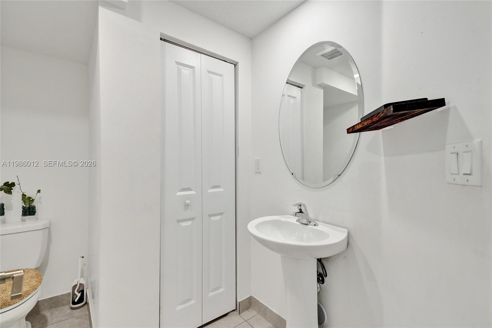 VIA VENTURE NEIGHBORHOOD - Residential