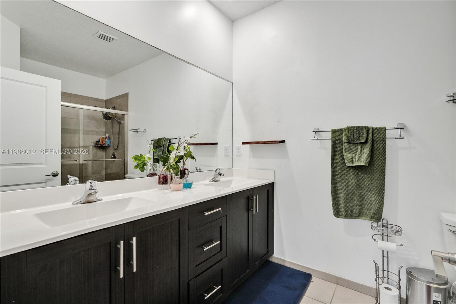 VIA VENTURE NEIGHBORHOOD - Residential