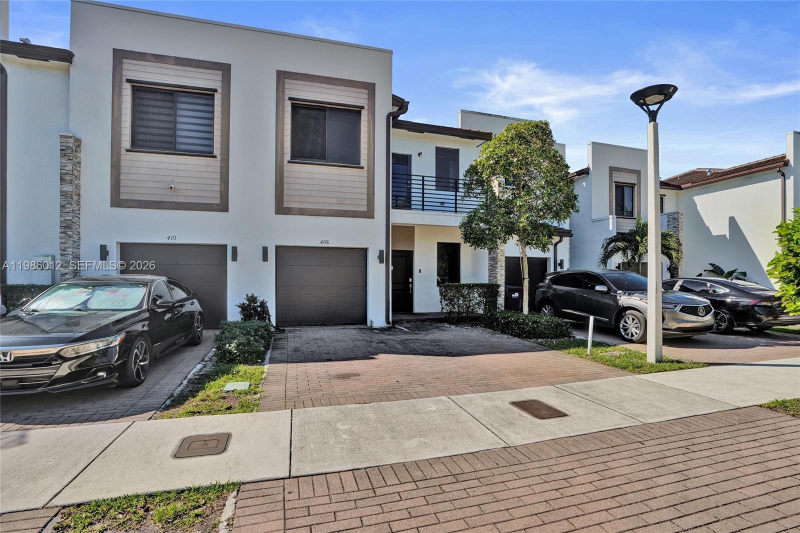 VIA VENTURE NEIGHBORHOOD - Residential