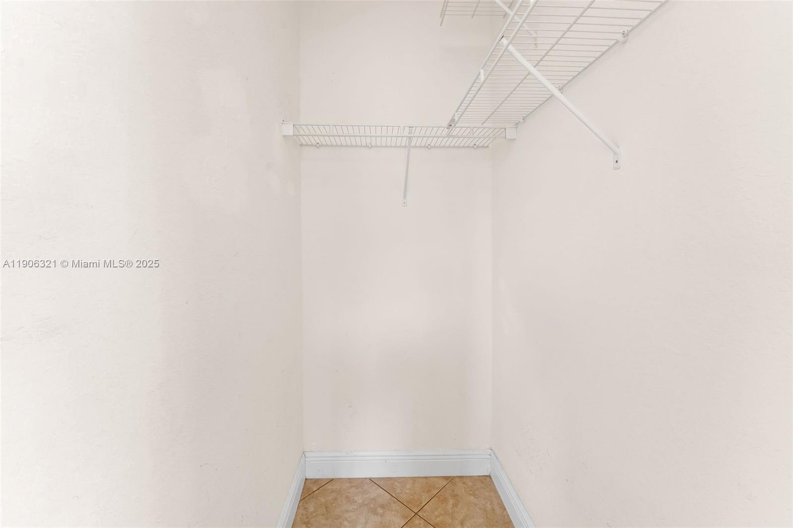 KENDALL BREEZE - Residential