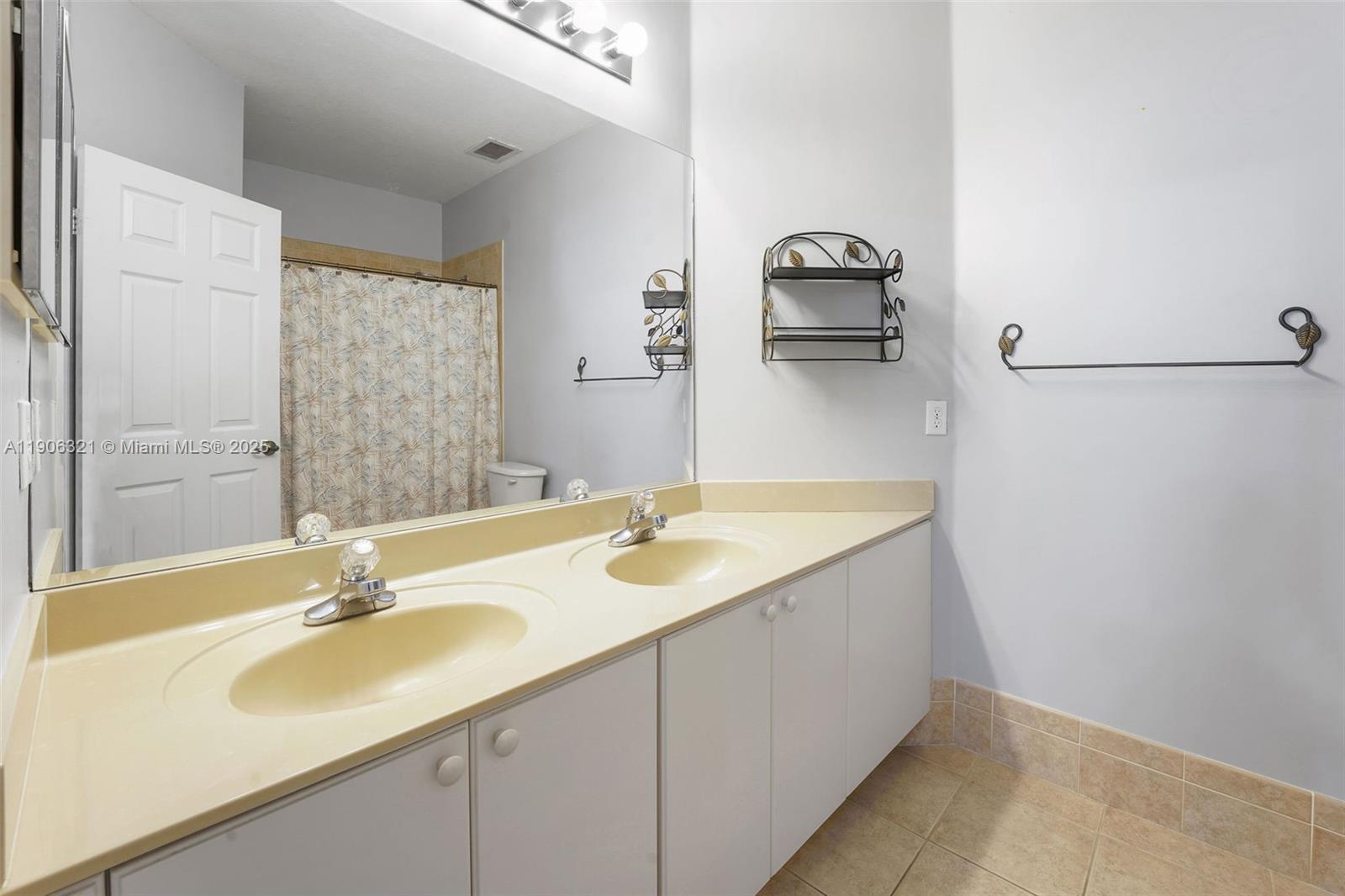 KENDALL BREEZE - Residential