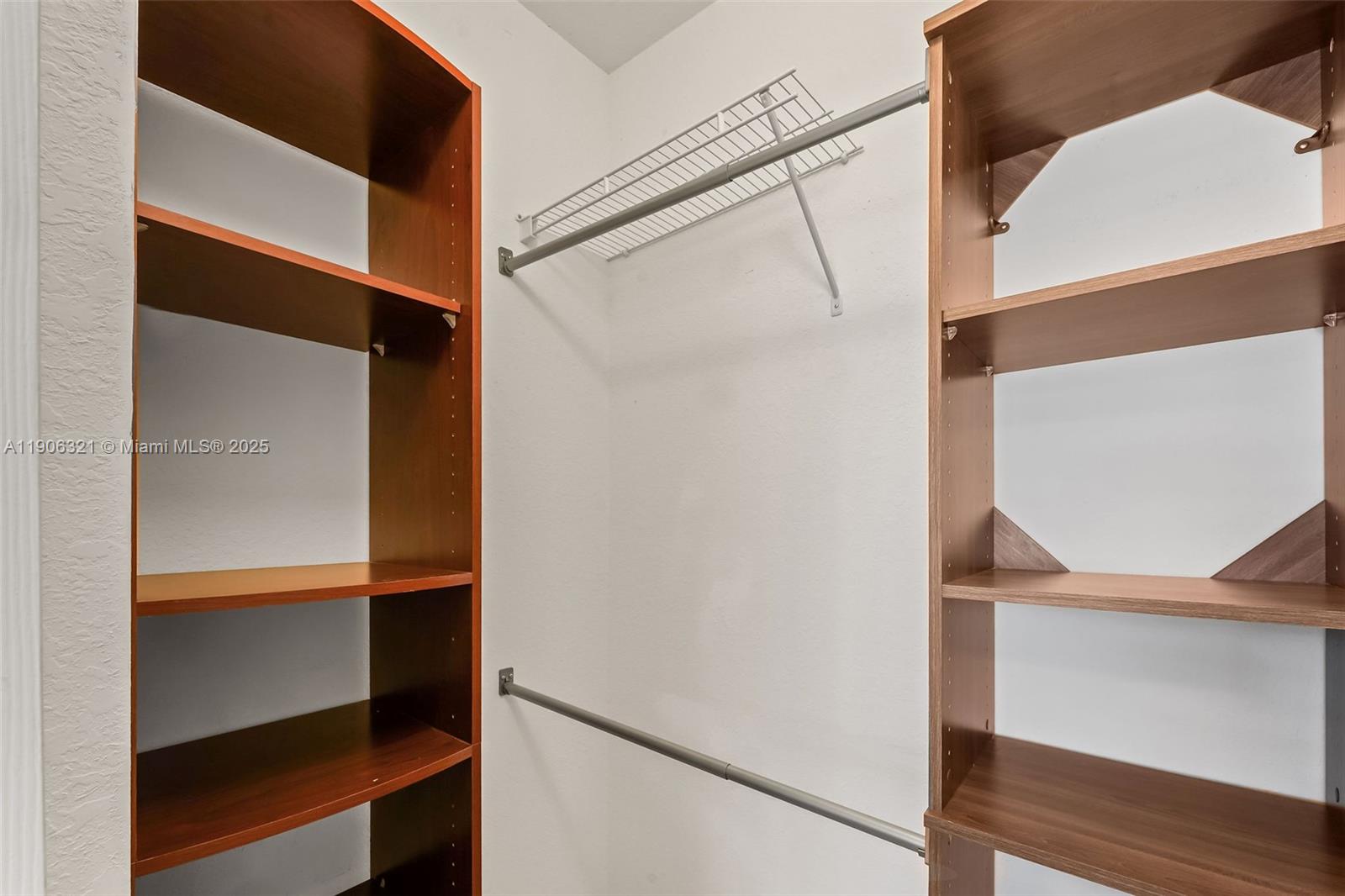 KENDALL BREEZE - Residential