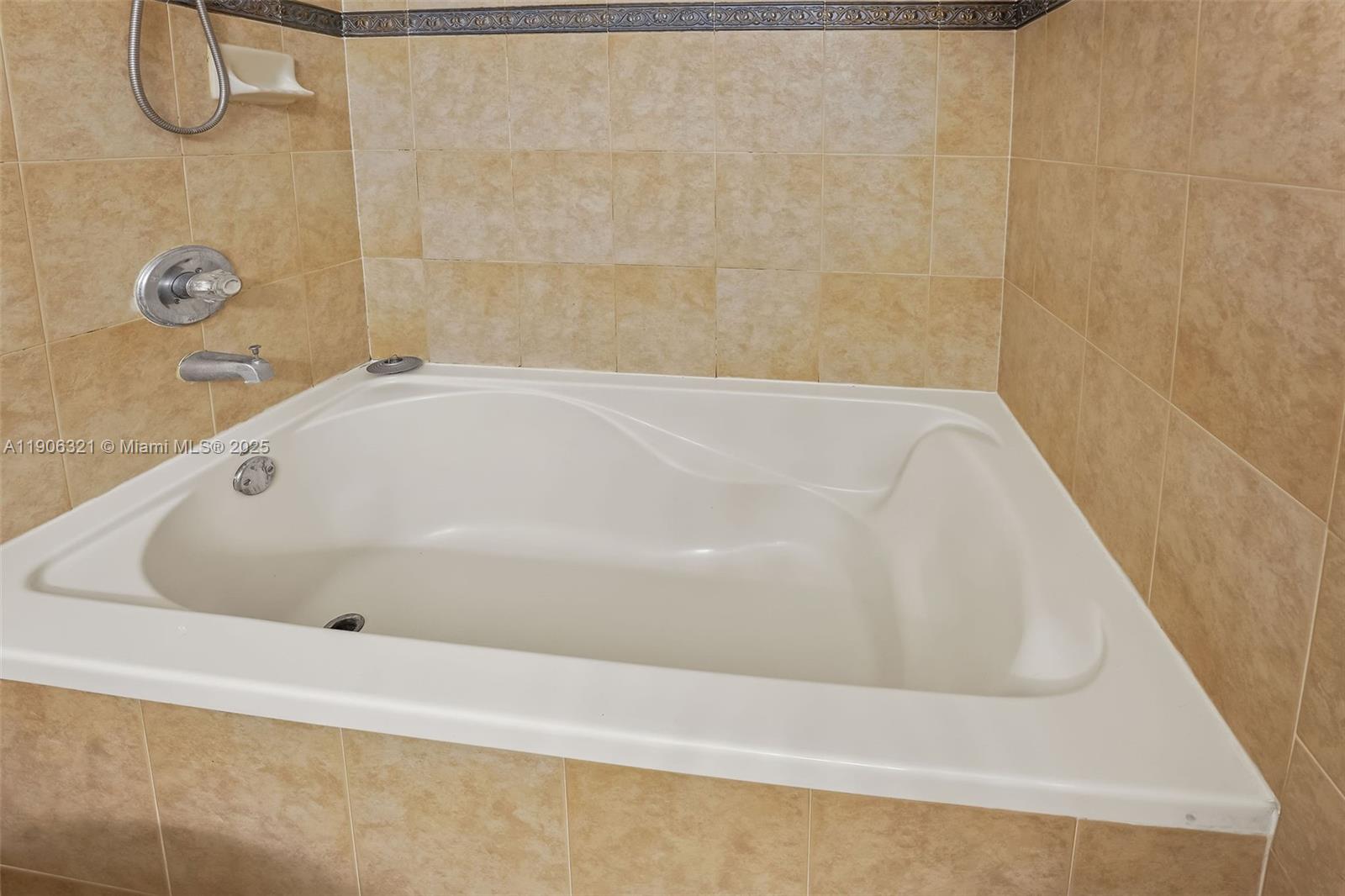 KENDALL BREEZE - Residential