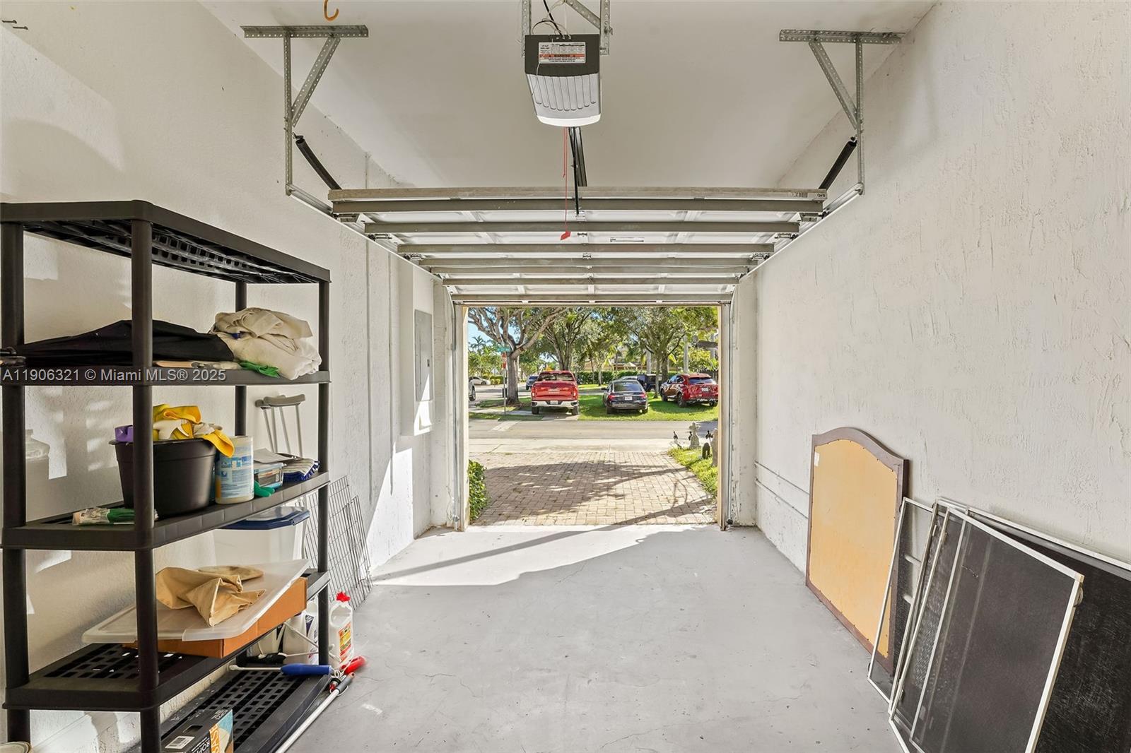 KENDALL BREEZE - Residential