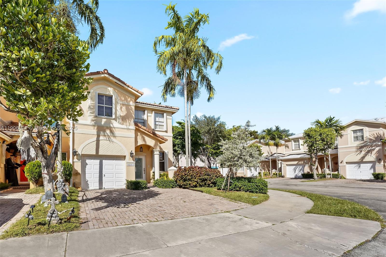 KENDALL BREEZE - Residential