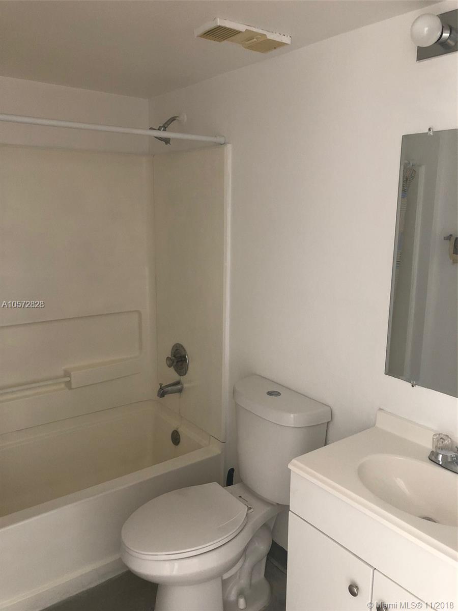 KENDALL LAKE TOWERS CONDO - Residential Lease