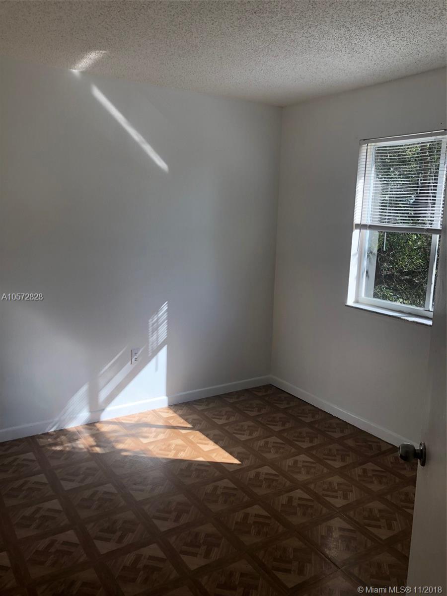 KENDALL LAKE TOWERS CONDO - Residential Lease