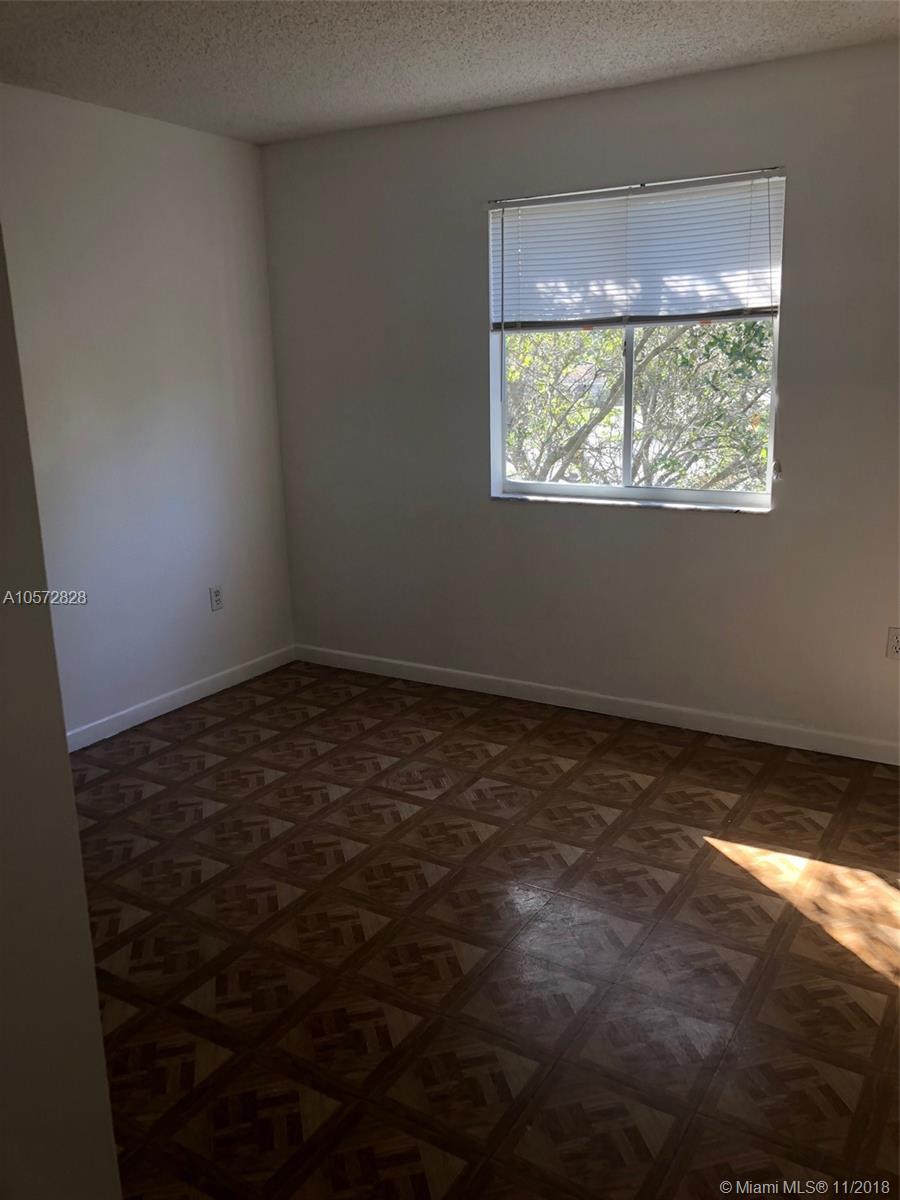 KENDALL LAKE TOWERS CONDO - Residential Lease