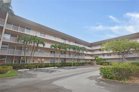 Photo of 10414 NW 24th Pl #405, Sunrise, FL 33322 (MLS # A12072716)