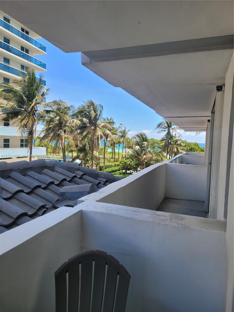 9195 Collins Ave 309