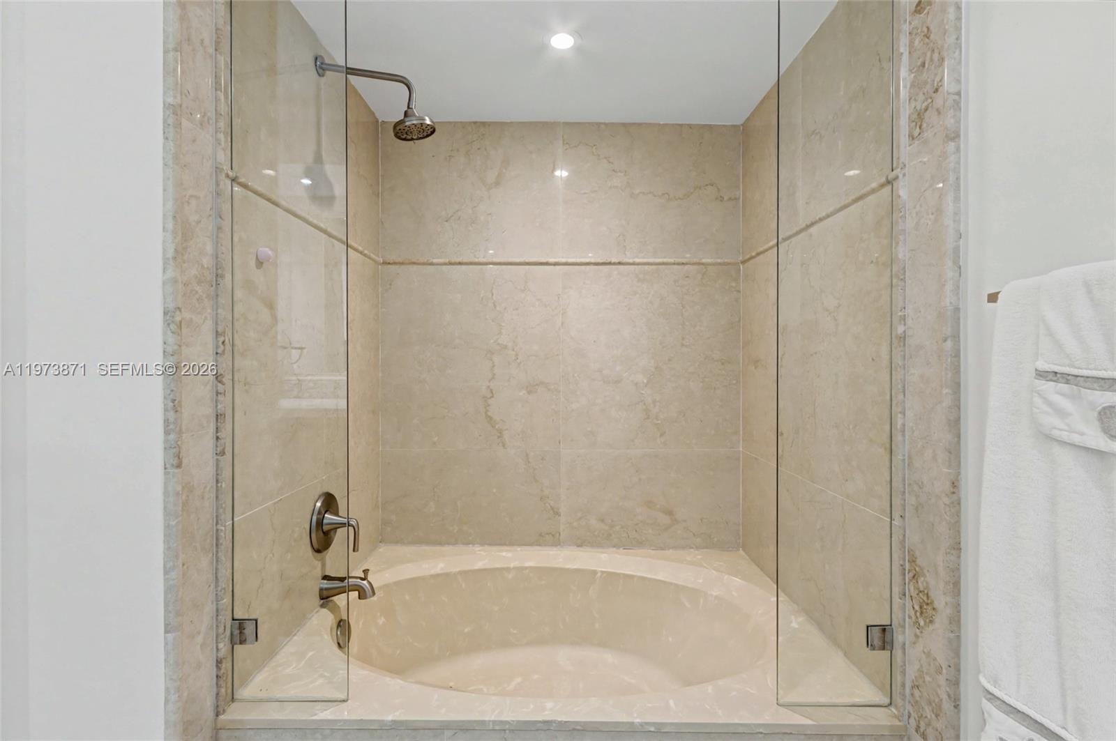 AVANT GARDE CONDO - Residential