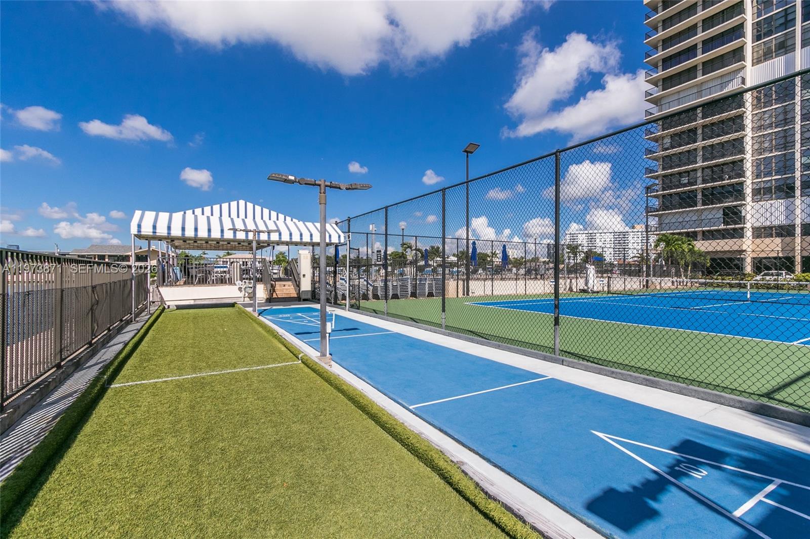 AVANT GARDE CONDO - Residential