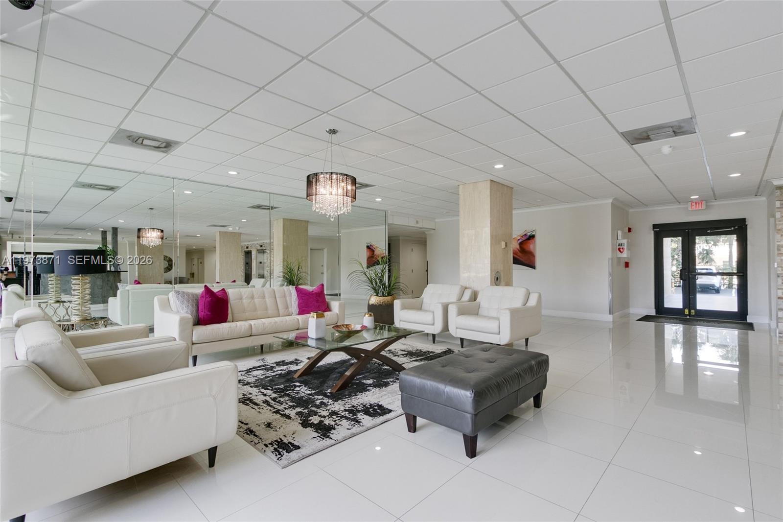 AVANT GARDE CONDO - Residential