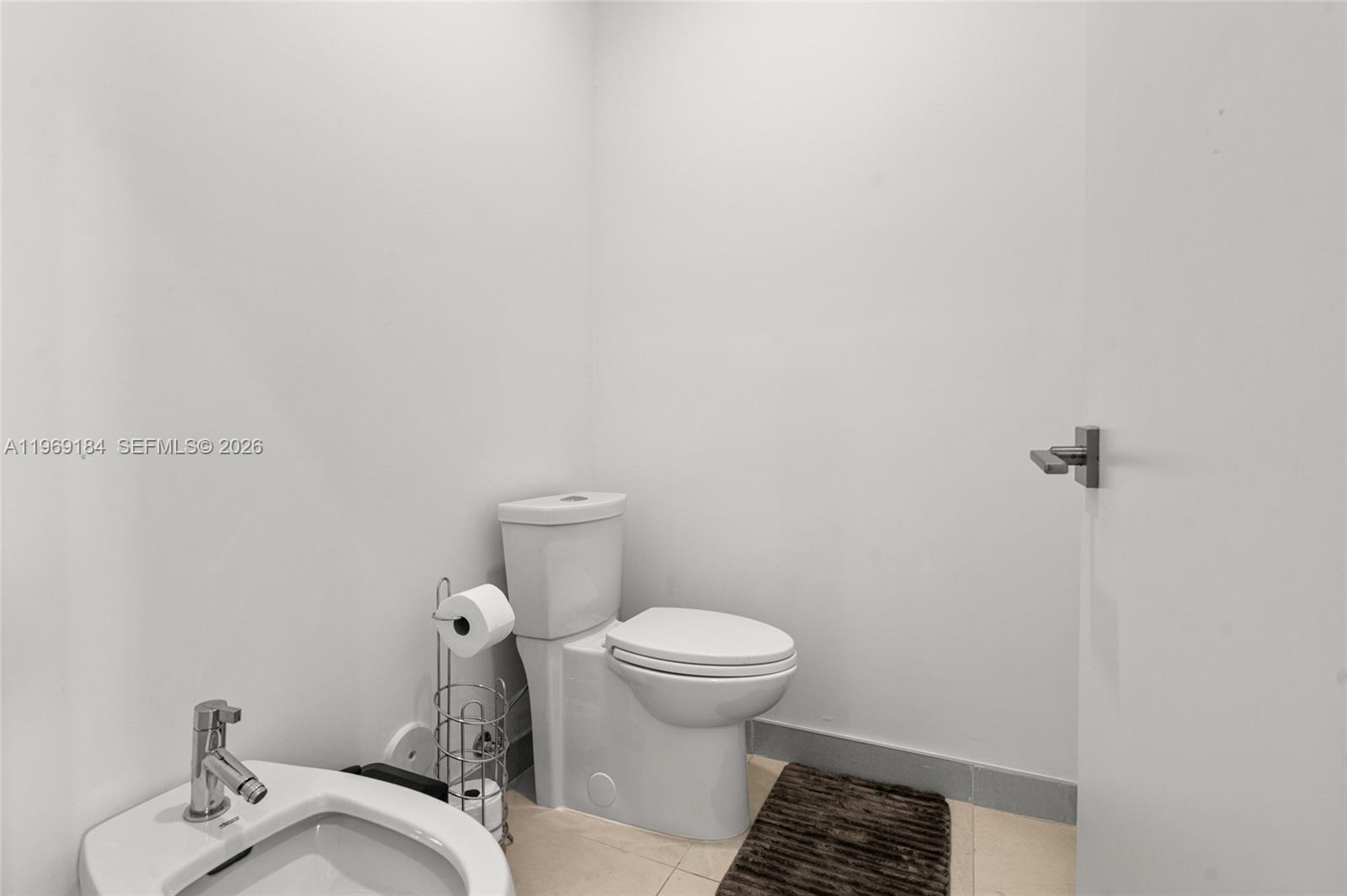 DORAL PALMS SOUTH - Residential Lease