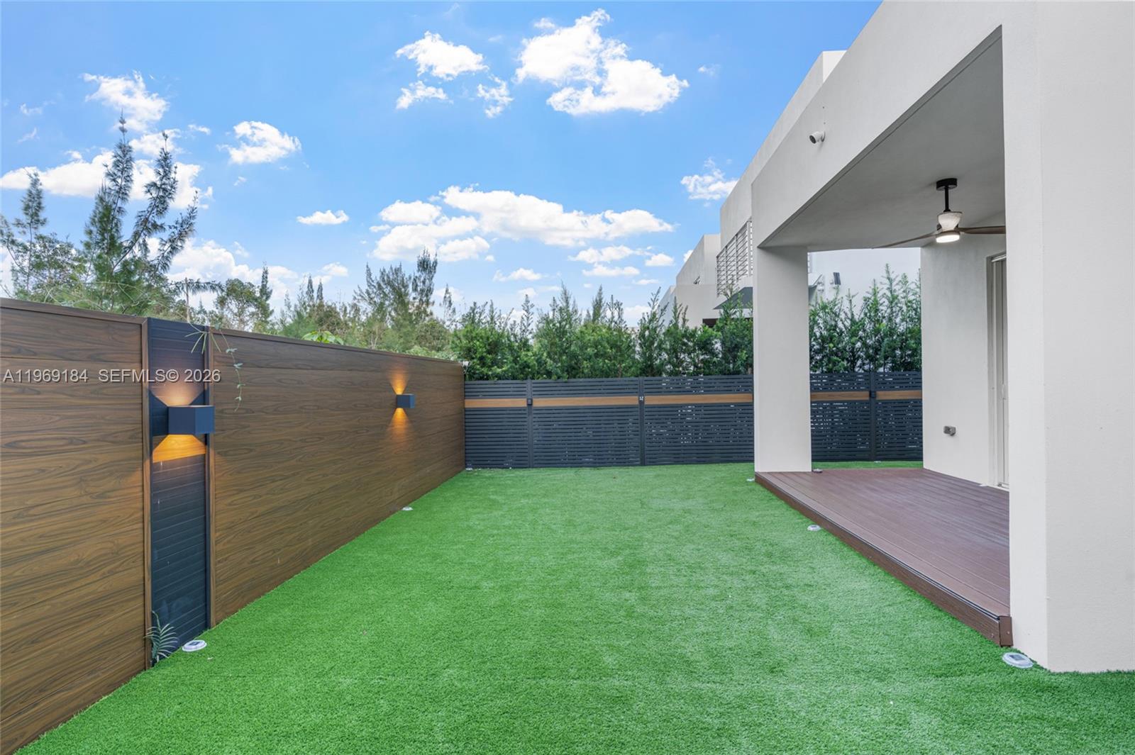 DORAL PALMS SOUTH - Residential Lease