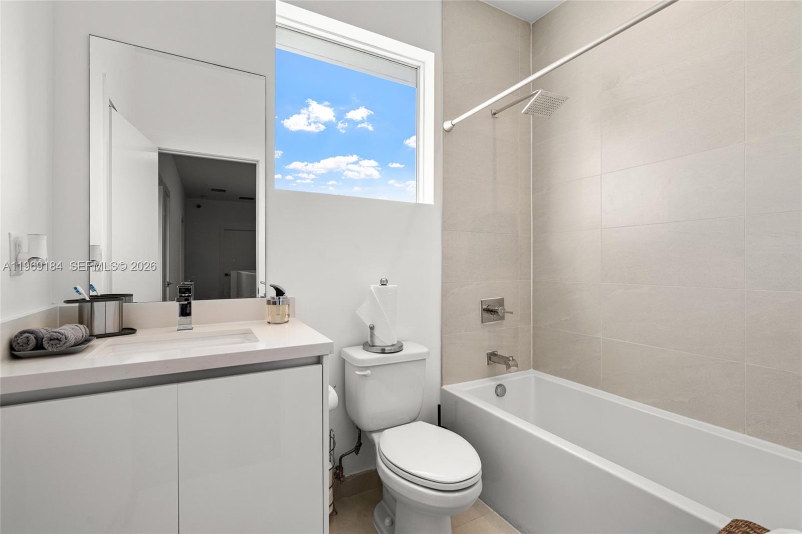 DORAL PALMS SOUTH - Residential Lease