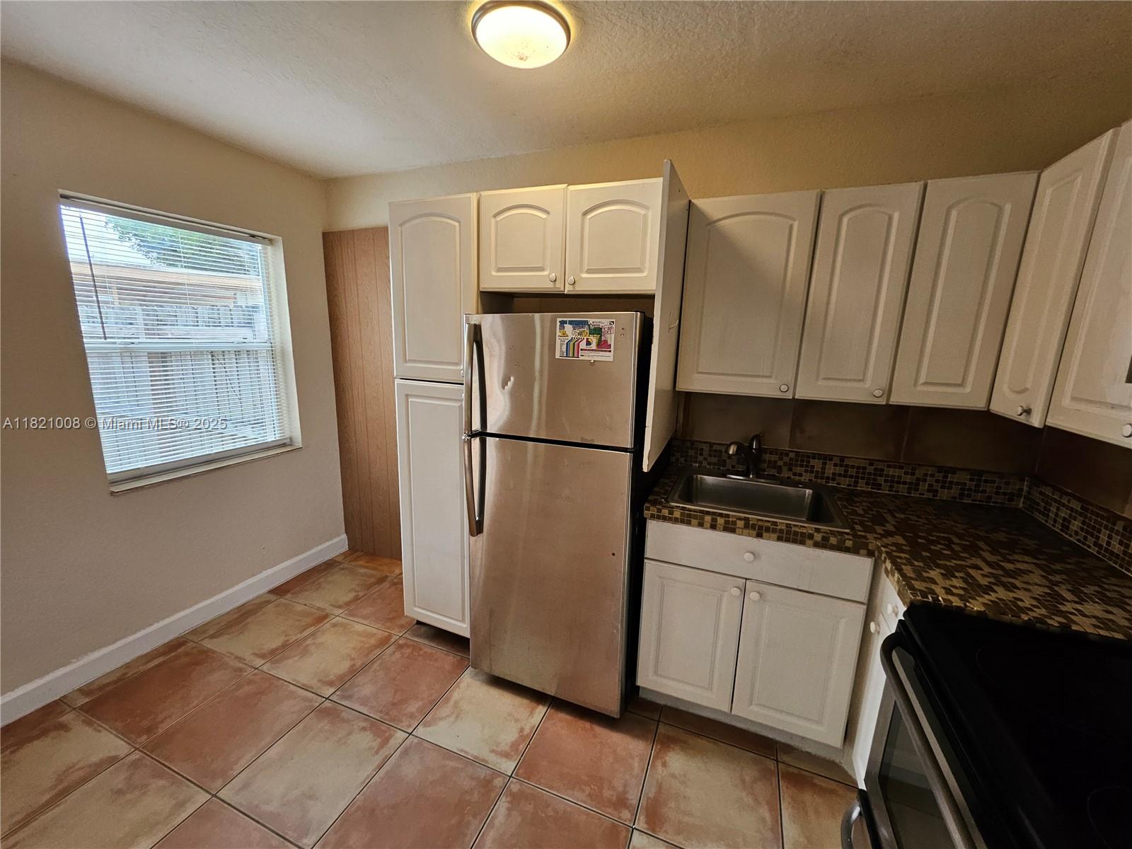 TOWN OF MODELO (DANIA) B- - Residential Lease