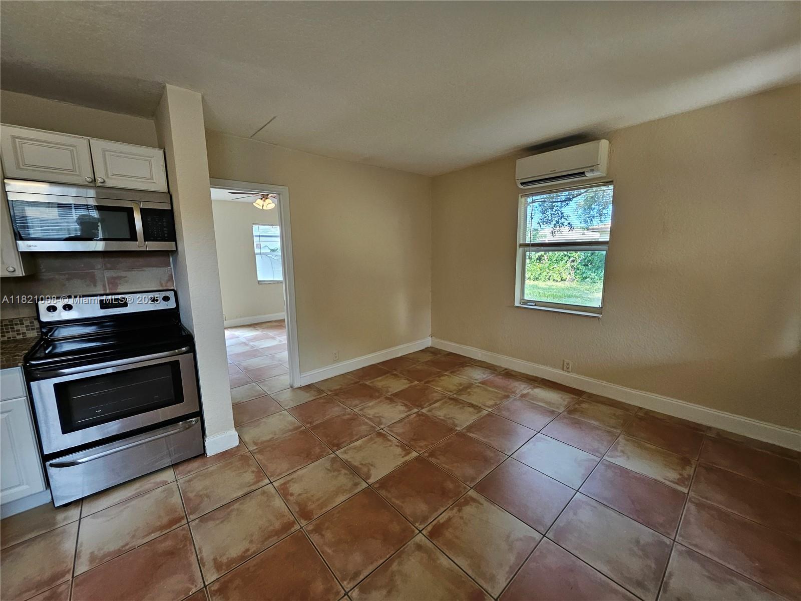 TOWN OF MODELO (DANIA) B- - Residential Lease