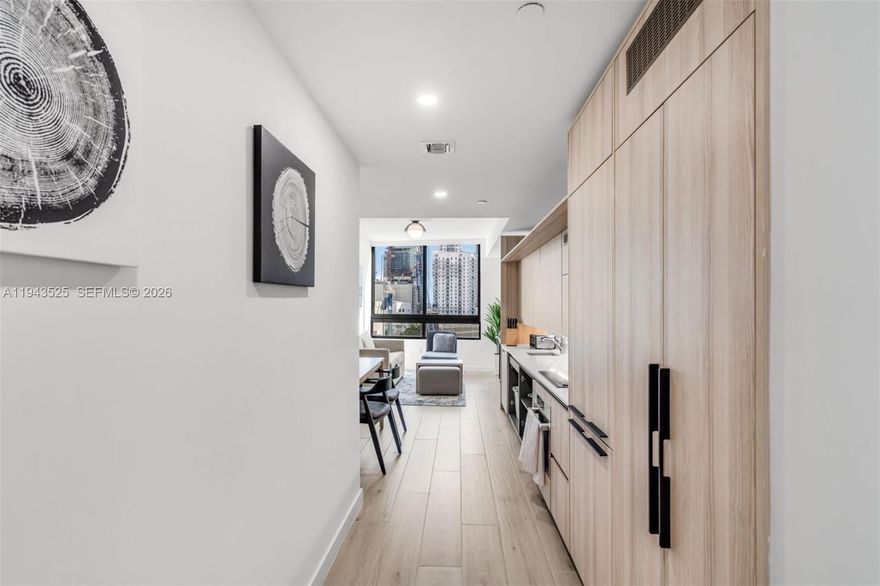 Enjoy this modern and bright 2-bedroom, 2-bathroom apartment, designed for comfort and convenience.
The master bedroom features a King-size bed and an en-suite bathroom, while the second bedroom offers a Queen-size bed with ample closet space.
The unit includes a fully equipped open-concept kitchen seamlessly connected to the dining and living areas, creating a spacious and inviting atmosphere. The living room sofa also converts into a bed, providing additional sleeping space.
You’ll also enjoy the convenience of an in-unit washer and dryer, central air conditioning, and large windows that allow plenty of natural light.

Please note: there are no daily resort fees, free 24hr parking provided at a local parking facility.