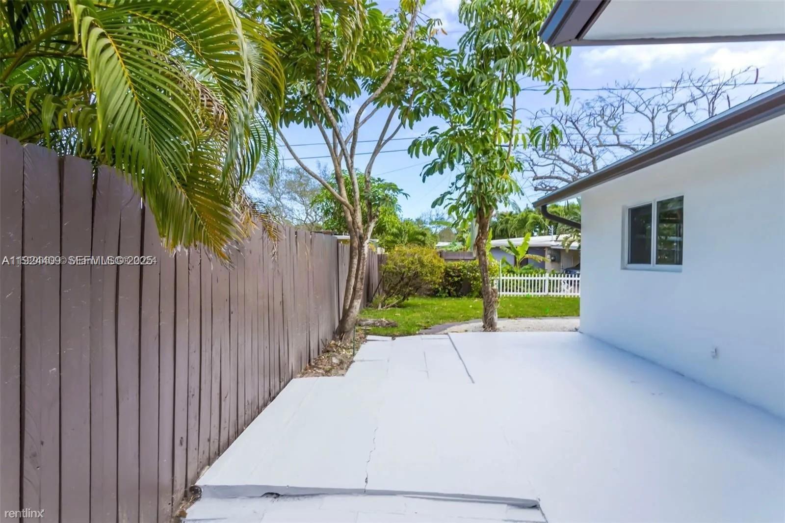 OCEAN BOULEVARD PARK - Residential Lease