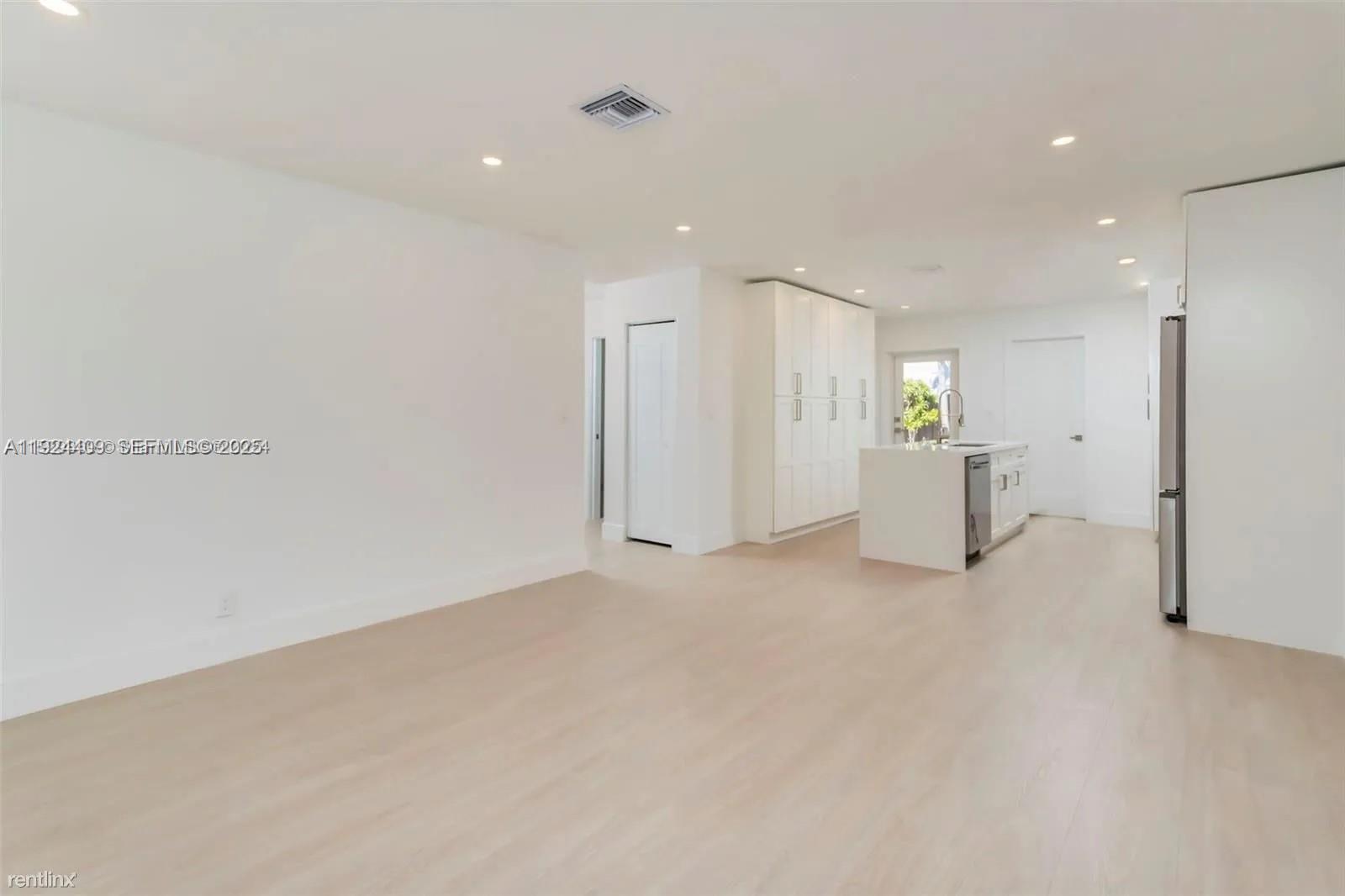 OCEAN BOULEVARD PARK - Residential Lease