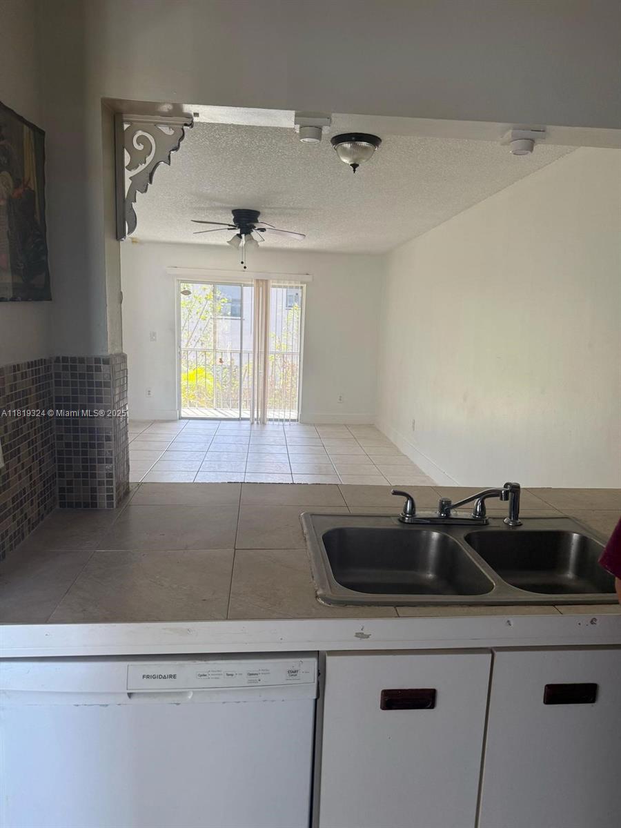 438 NE 210th Cir Ter 202-4B