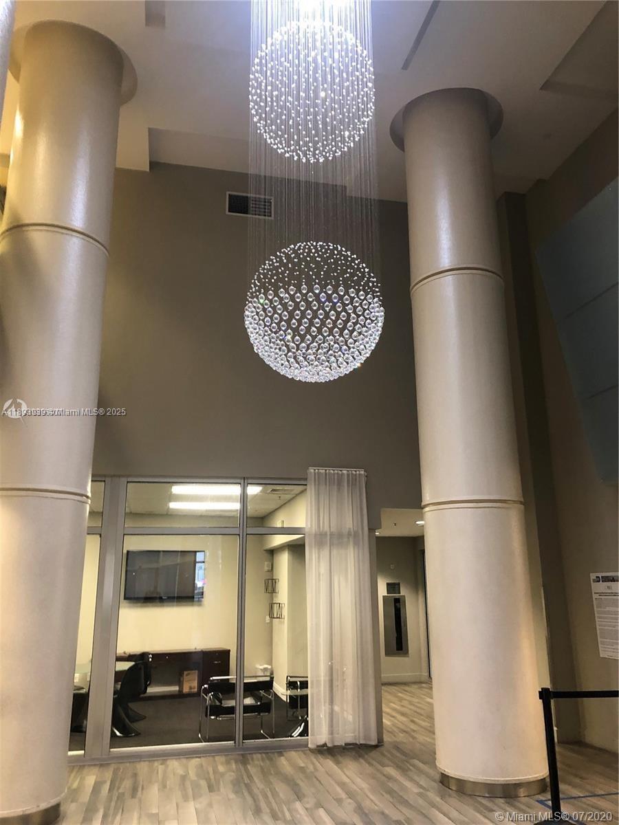 1750 N Bayshore Dr 2501