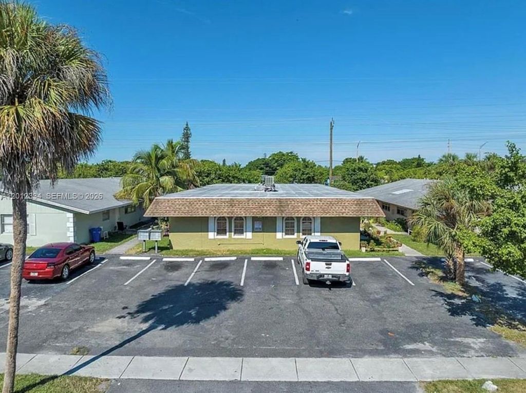Photo of 581 Kathy Ln #D, Margate, FL 33068 (MLS # A12012334)