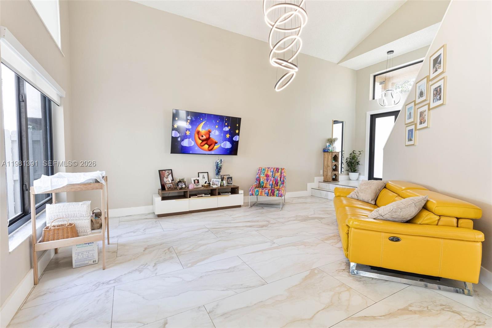 2836 W River Run Cir W