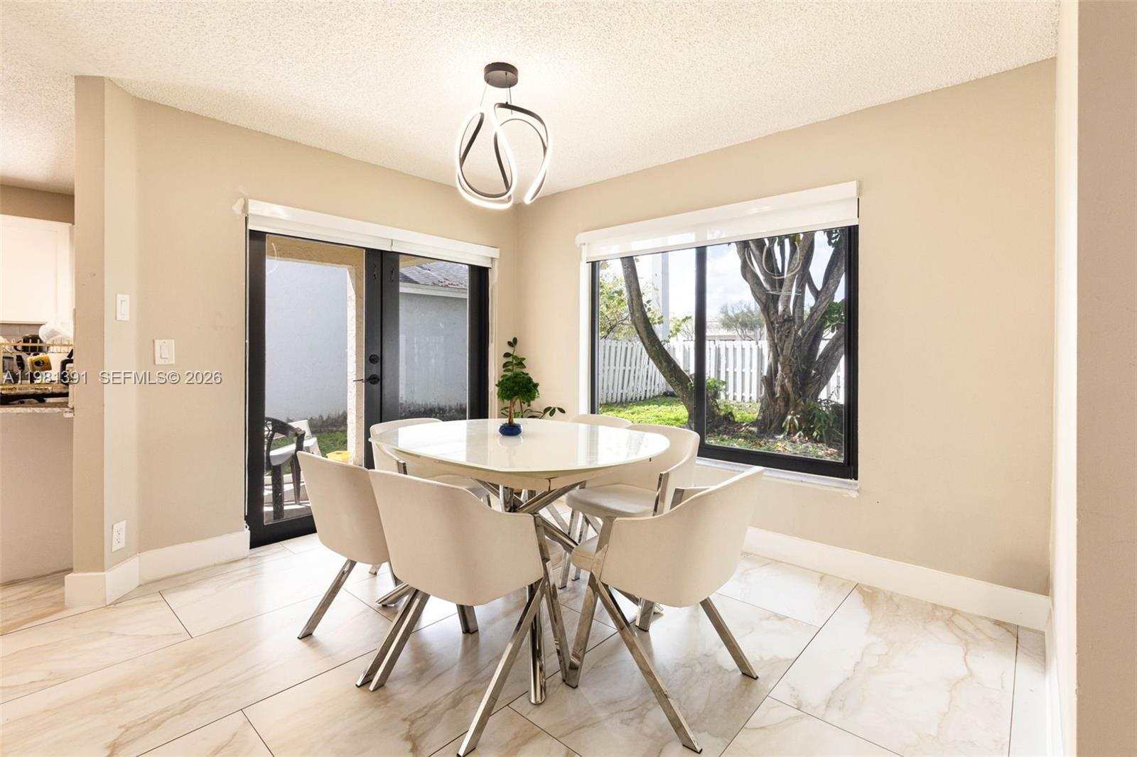 2836 W River Run Cir W