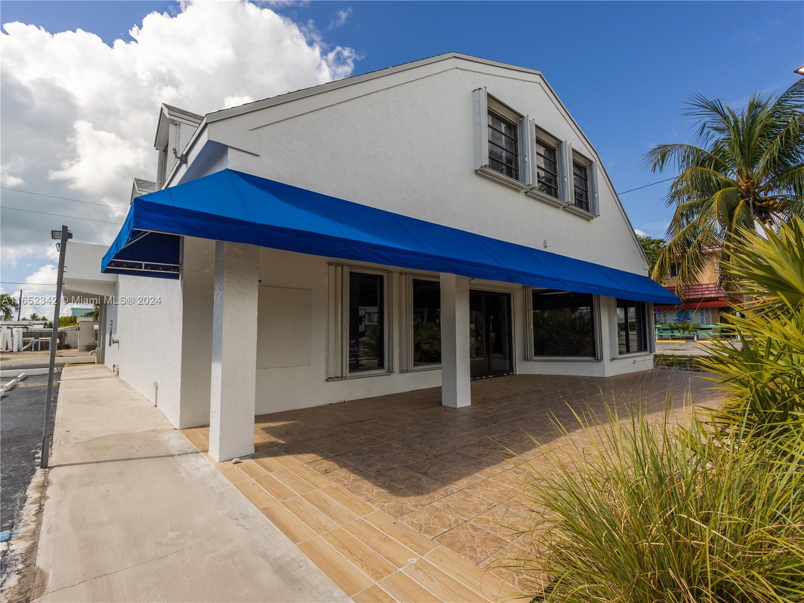 Prime corner location and fantastic commercial opportunity! This oversized CBS building has 3,429 sq feet of air conditioned space plus a double drive through and an open patio upstairs. Commercial zoning allows for many office or retail uses. Very visible 15,000 sq ft corner lot with ample parking for customers and employees.