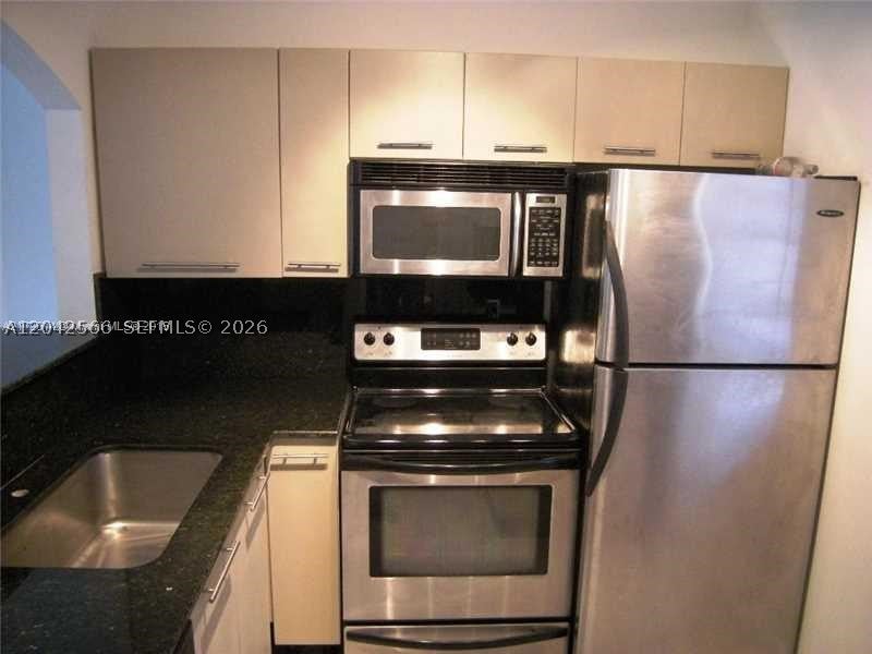 701 Euclid Ave 403
