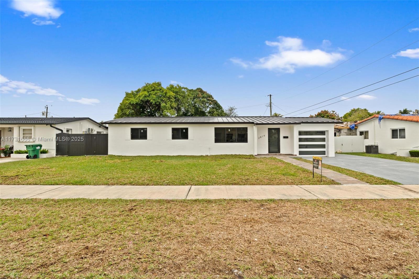 2814 Sw 92nd Ct, Miami, Broward County, Florida - 4 Bedrooms  
3 Bathrooms - 