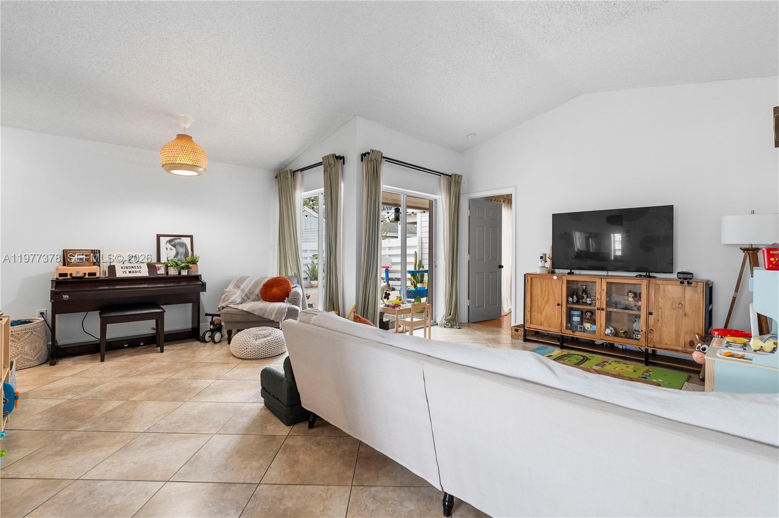 VILG HOMES COUNTRY WALK C - Residential