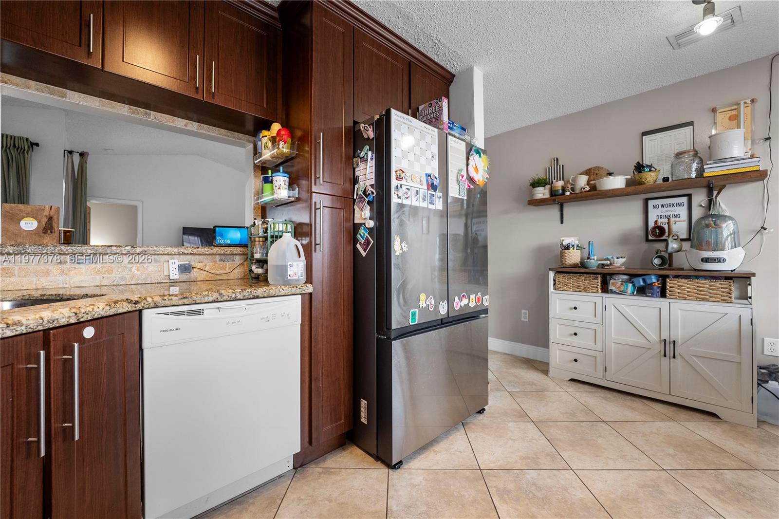 VILG HOMES COUNTRY WALK C - Residential