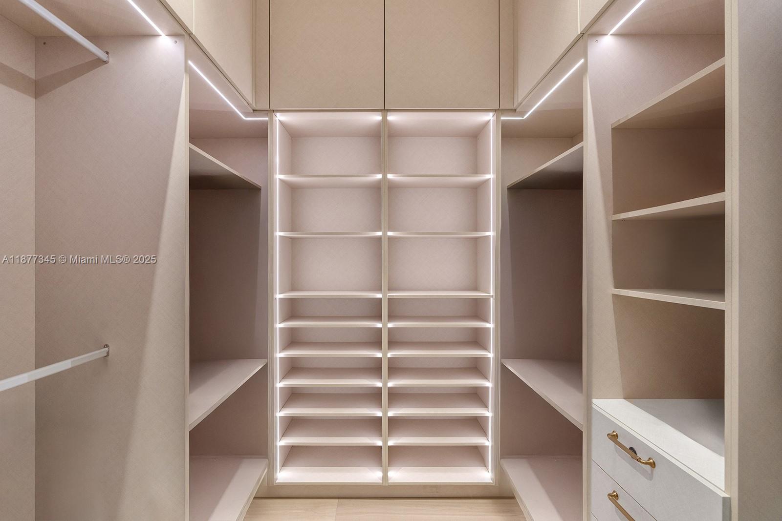 PALM ISLAND - Residential Lease