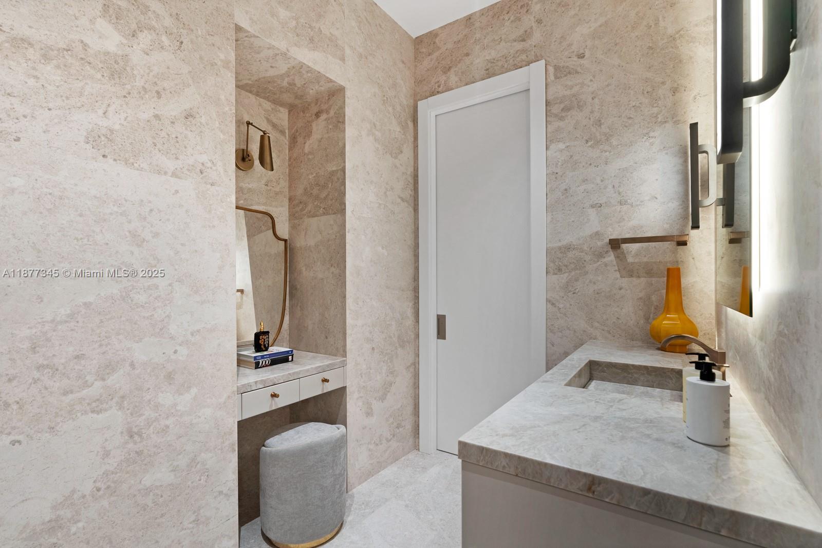 PALM ISLAND - Residential Lease