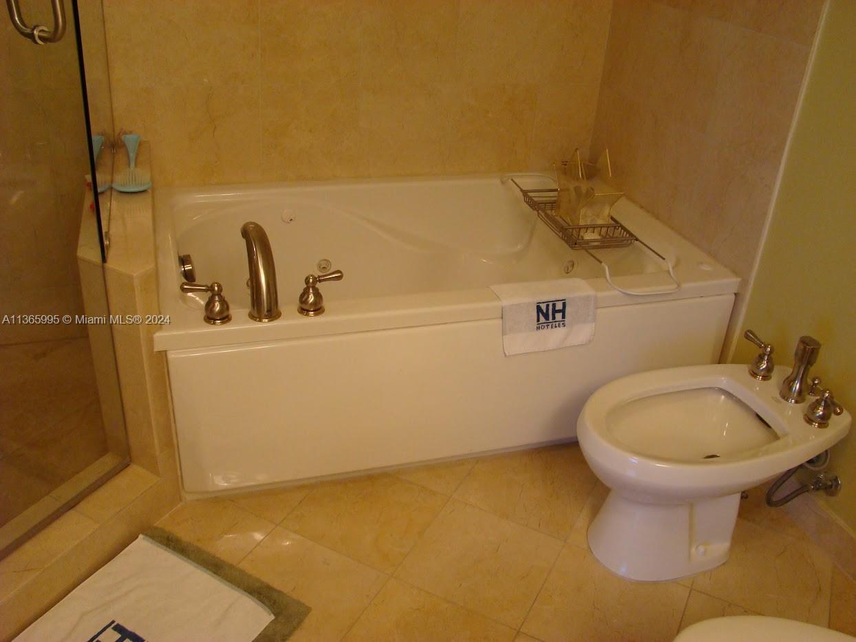 AKOYA CONDO - Residential Lease