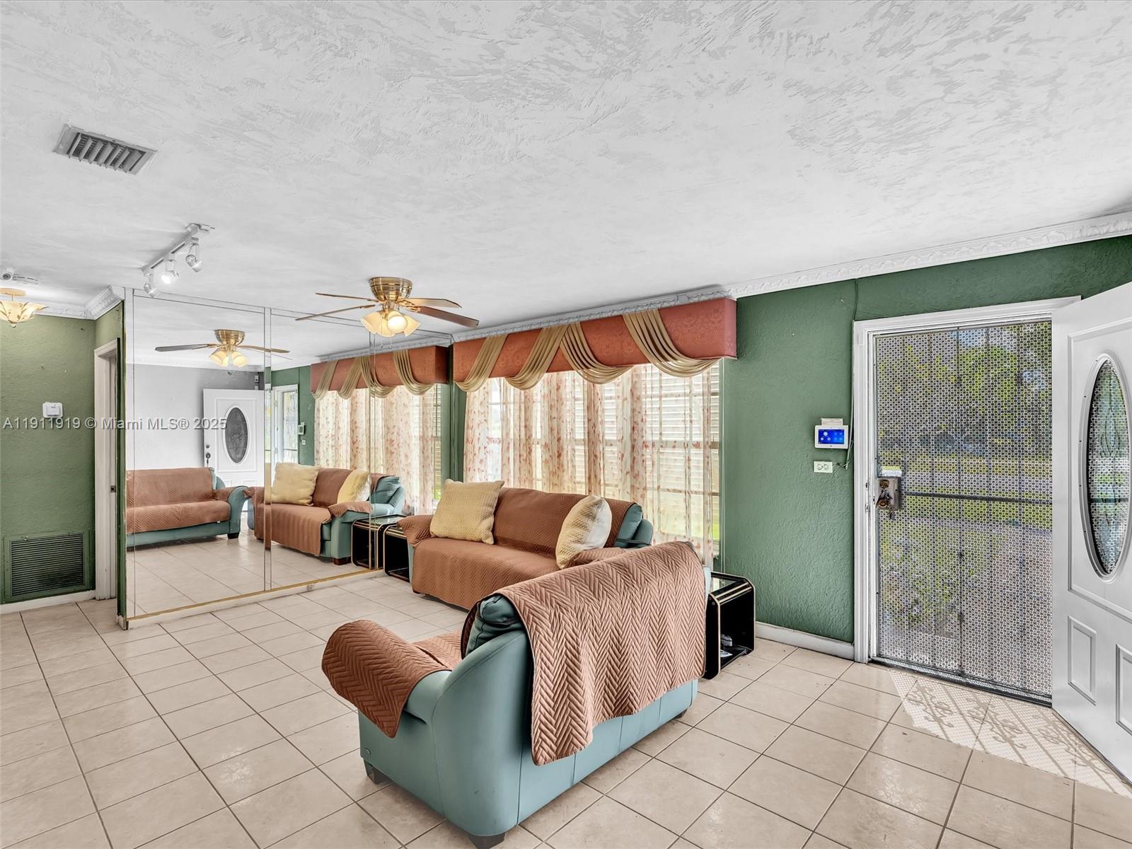 BERKELEY MANOR SEC 1 - Residential