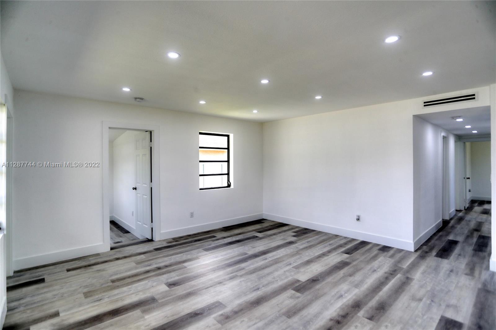 WESTWOOD LAKE 3RD ADDN - Residential