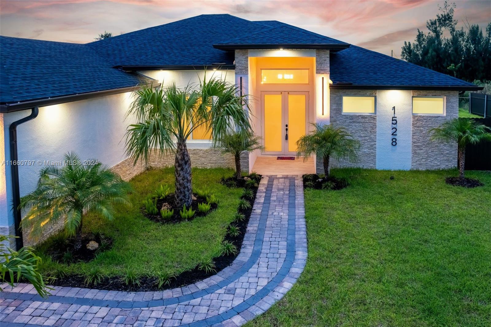 1528 Sw 15th Ave, Cape Coral, Lee County, Florida - 4 Bedrooms  
3 Bathrooms - 